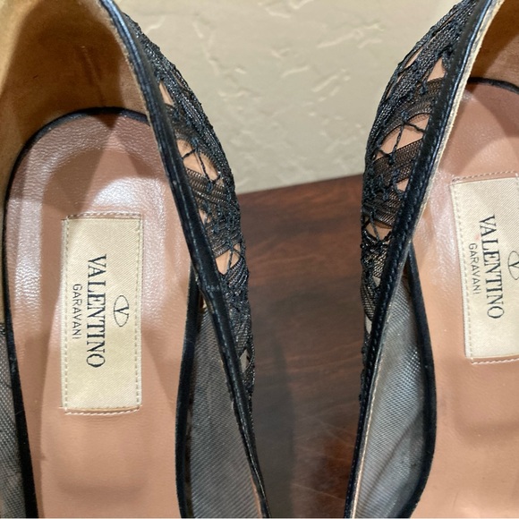 Valentino Garavani Peep Toe Lace Pumps with Bow - Picture 11 of 16